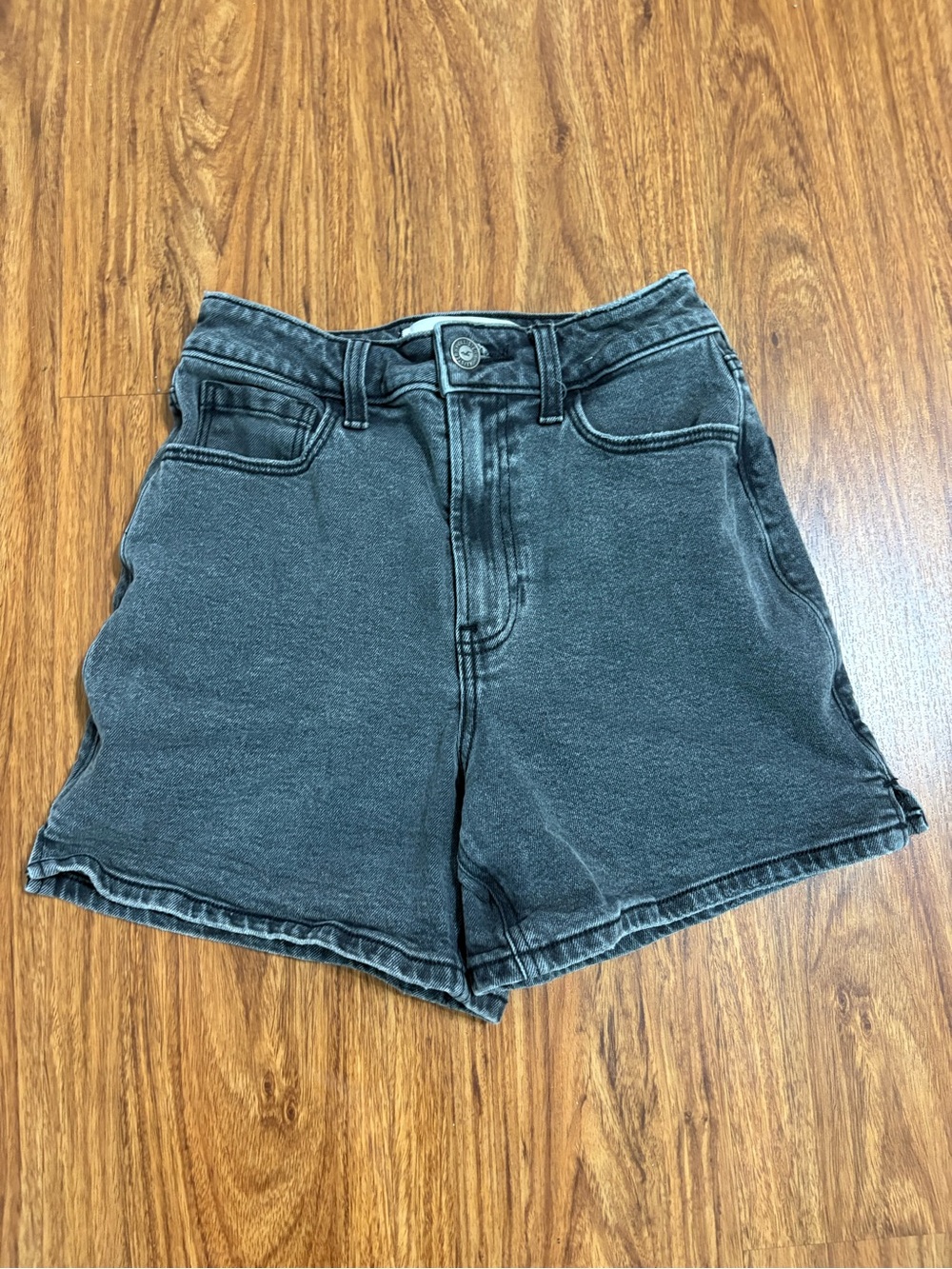 Hollister Ultra High-Rise 90’s Short Women’s Black Denim Shorts Size 00/24W